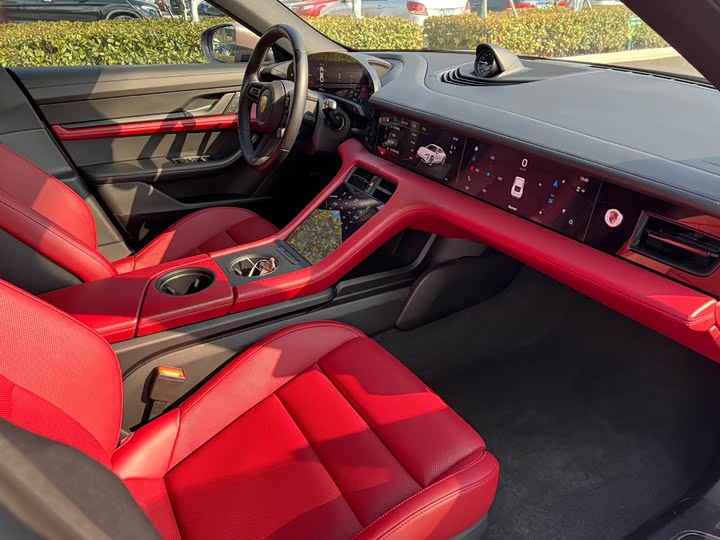 Фото 8 - Porsche Taycan