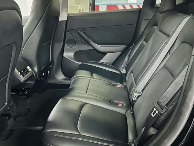 Фото 8 - Tesla Model Y