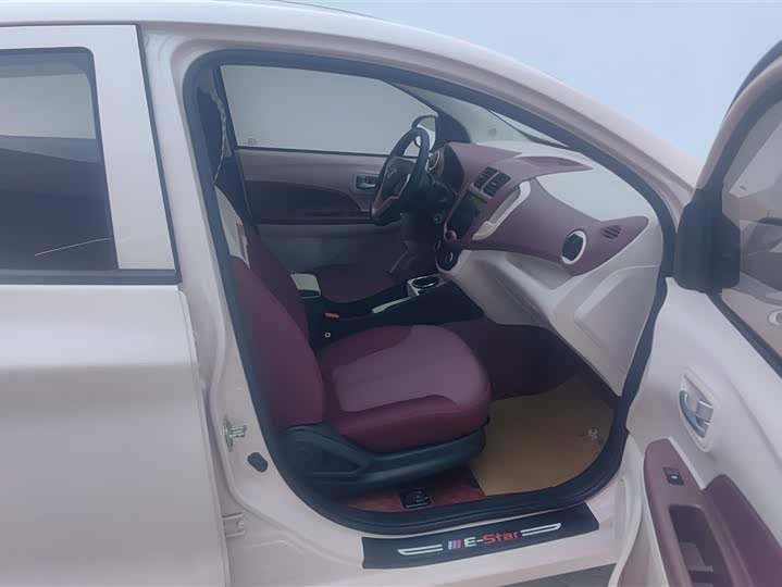 Фото 8 - Changan BenBen E-Star