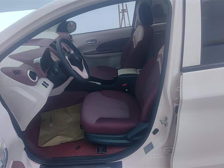 Фото 9 - Changan BenBen E-Star