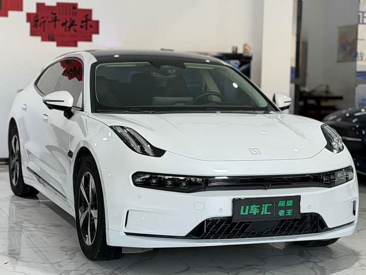 Фото 3 - Zeekr 001