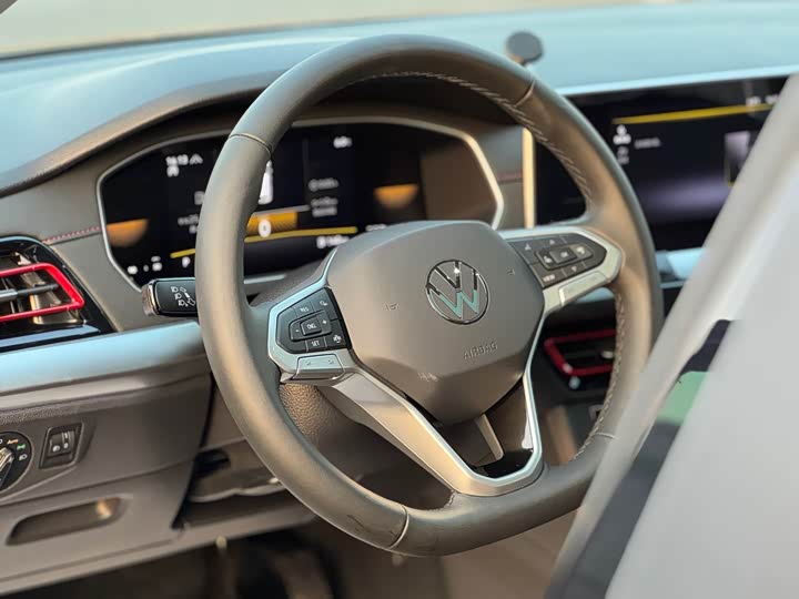 Фото 2 - Volkswagen Lavida