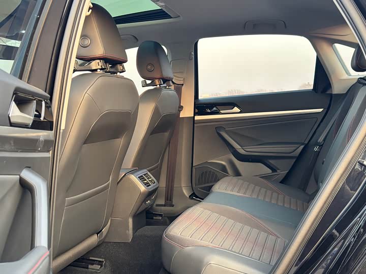 Фото 5 - Volkswagen Lavida