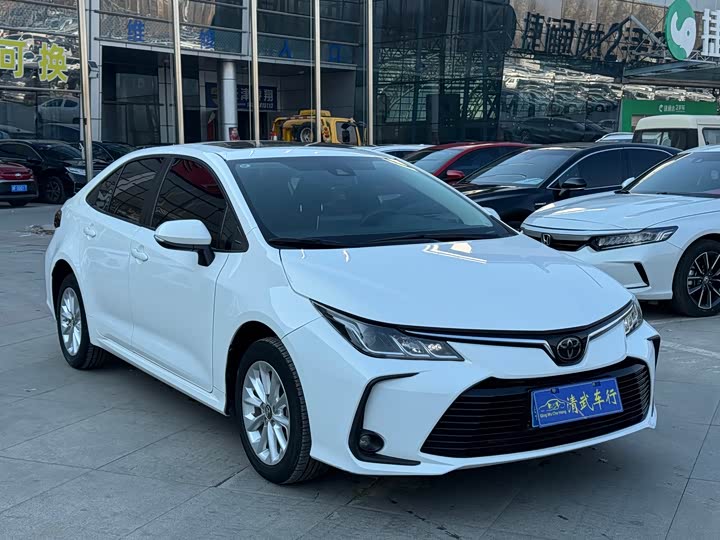 Фото 3 - Toyota Corolla