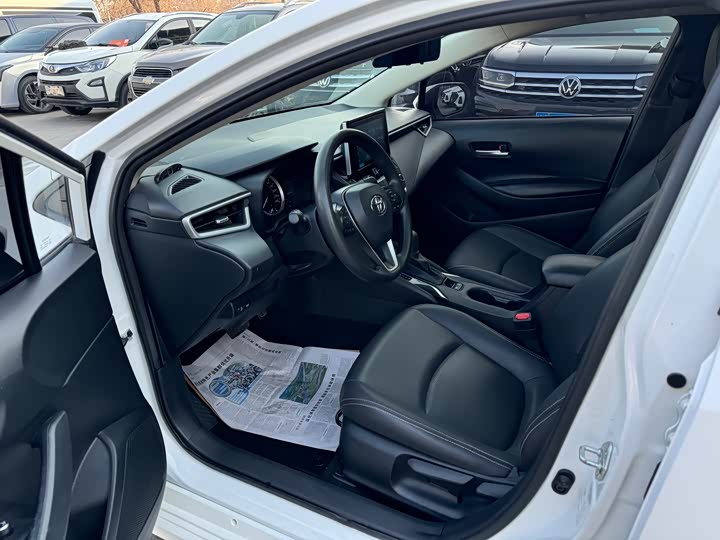 Фото 4 - Toyota Corolla