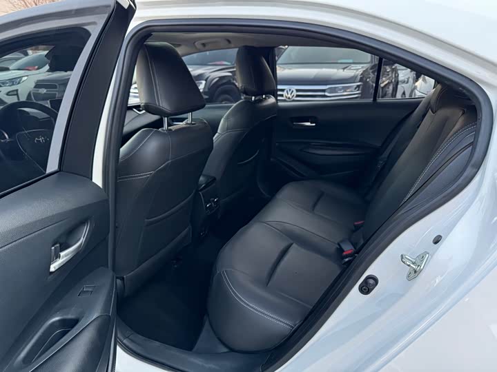 Фото 5 - Toyota Corolla