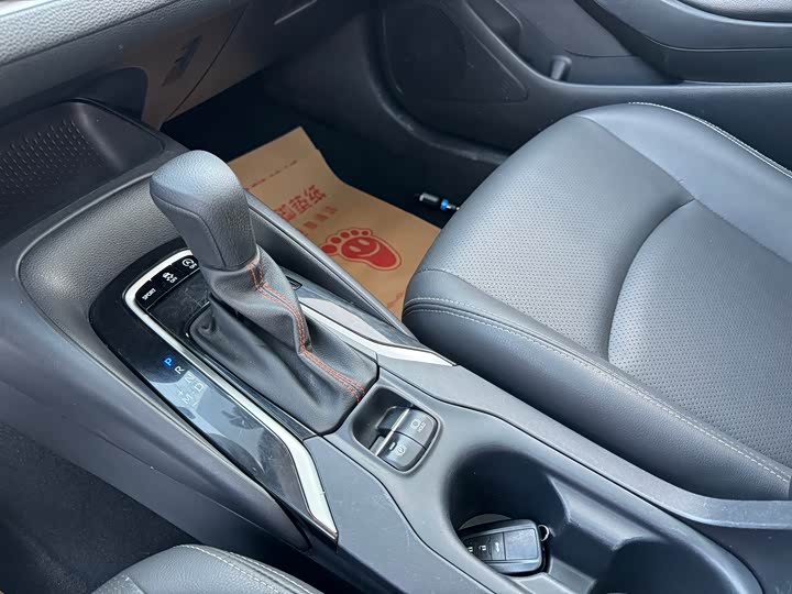 Фото 8 - Toyota Corolla