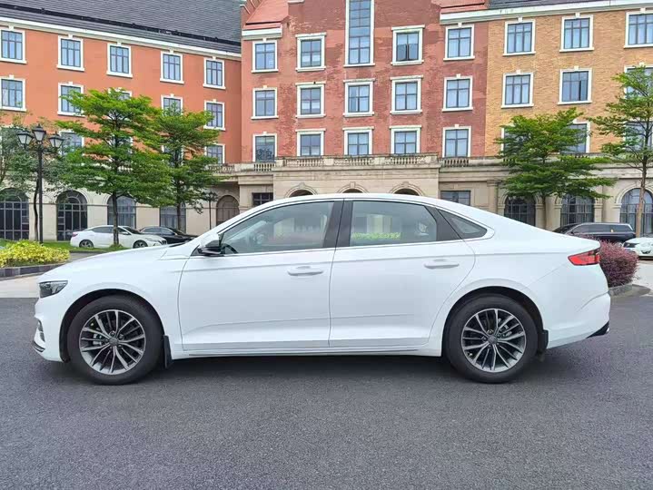 Фото 3 - Geely Preface