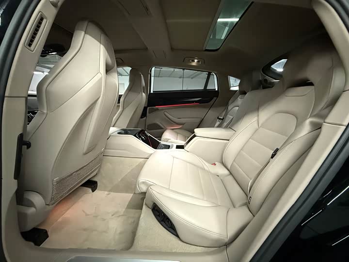 Фото 8 - Porsche Panamera