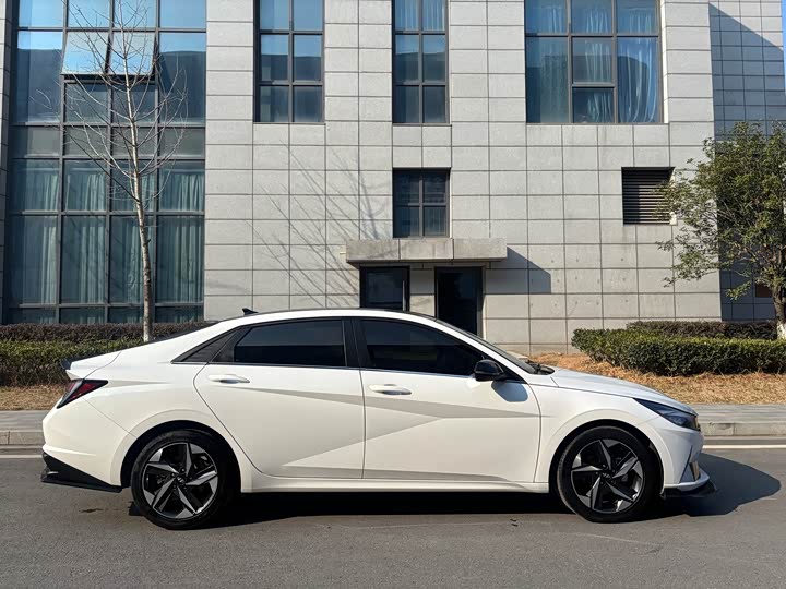 Фото 4 - Hyundai Elantra N line