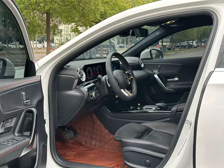 Фото 4 - Mercedes-Benz A-Class