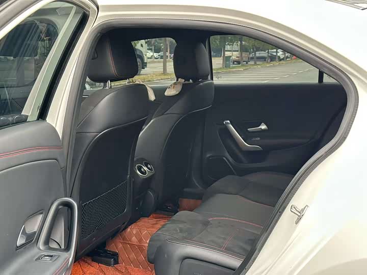 Фото 6 - Mercedes-Benz A-Class