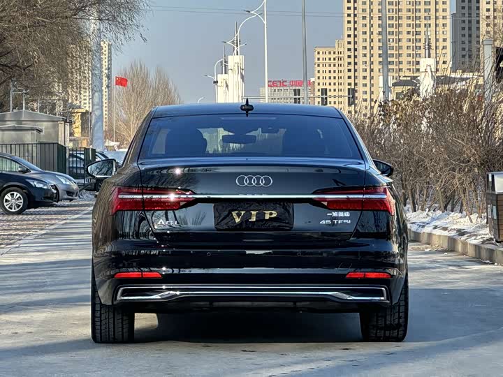 Фото 4 - Audi A6L