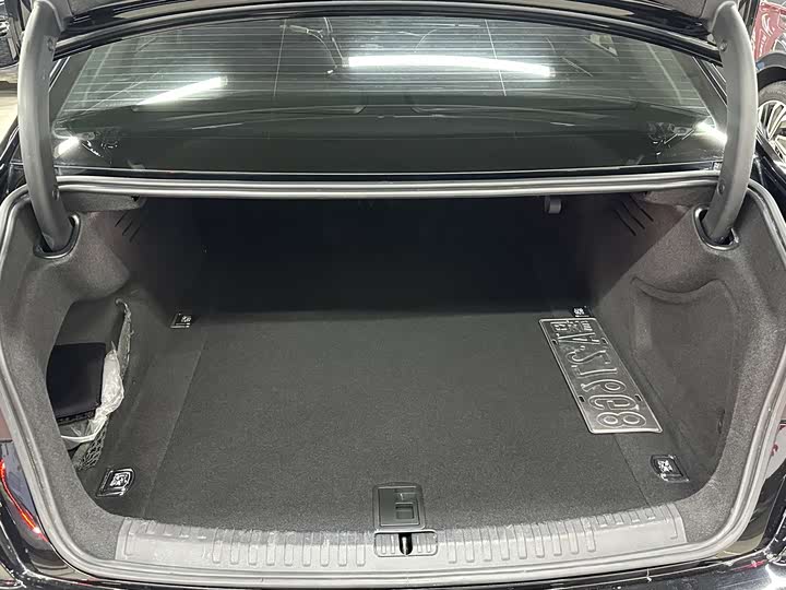 Фото 8 - Audi A6L