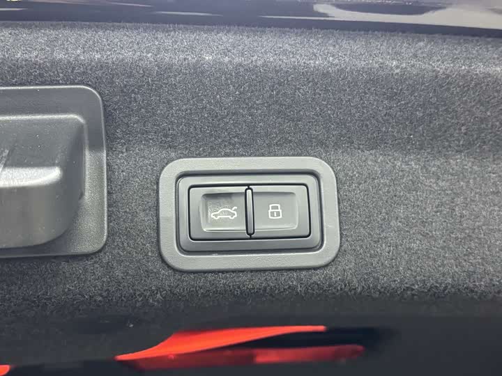 Фото 9 - Audi A6L