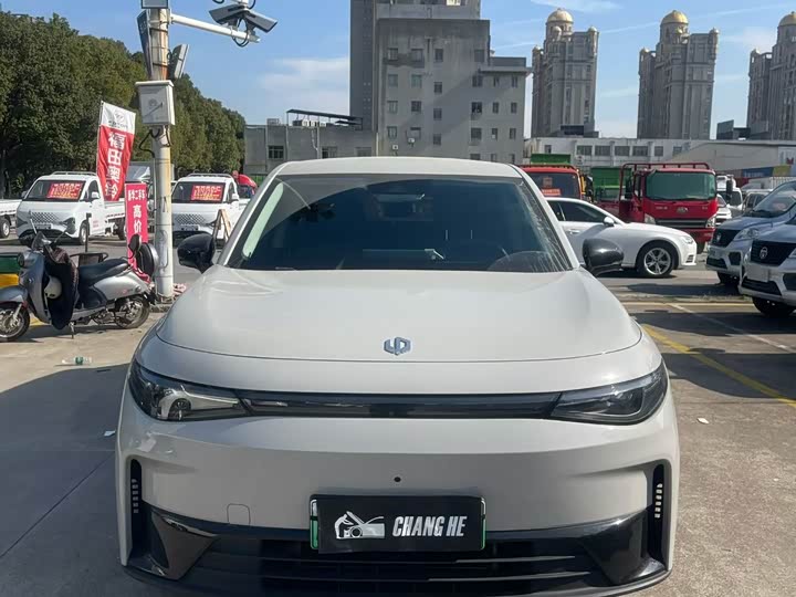 Фото 2 - Leapmotor C10