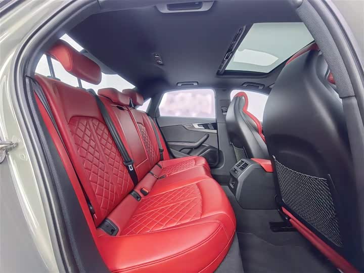 Фото 8 - Audi S4