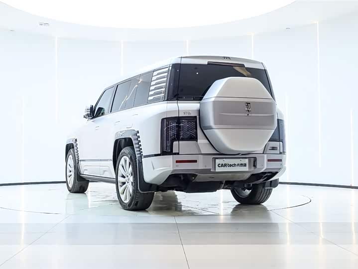 Фото 7 - BYD Yangwang U8