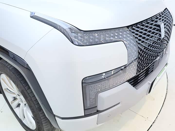 Фото 9 - BYD Yangwang U8