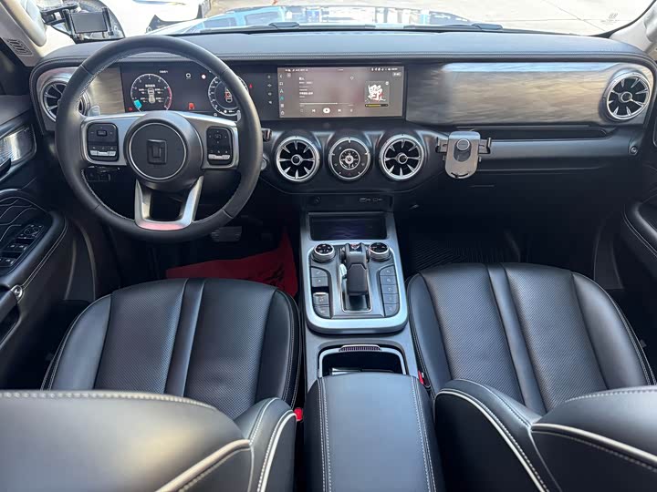 Фото 9 - Tank 300