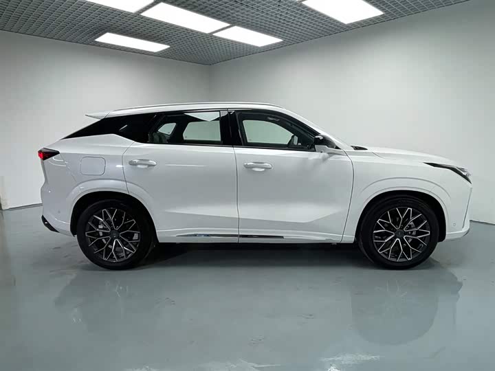 Фото 7 - Changan Oshan Z6 Hybrid