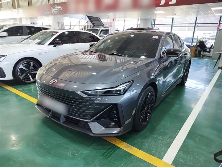 Фото 2 - Changan UNI-V