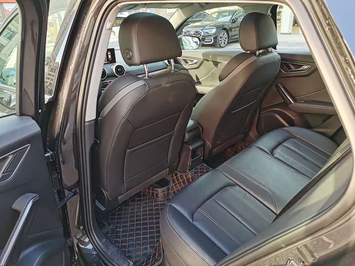 Фото 6 - Audi Q2L