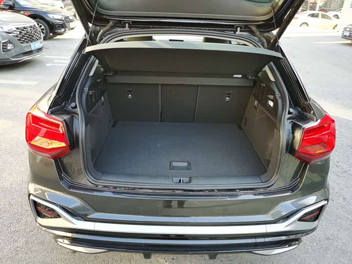Фото 8 - Audi Q2L