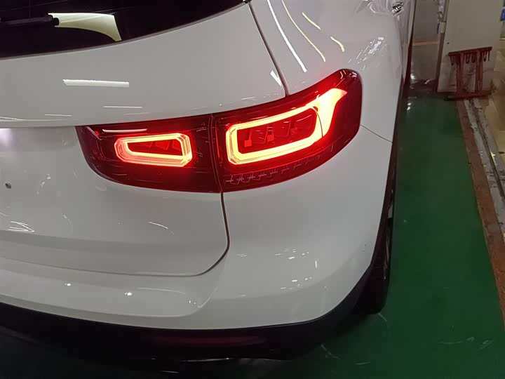 Фото 8 - Mercedes-Benz GLB-Class