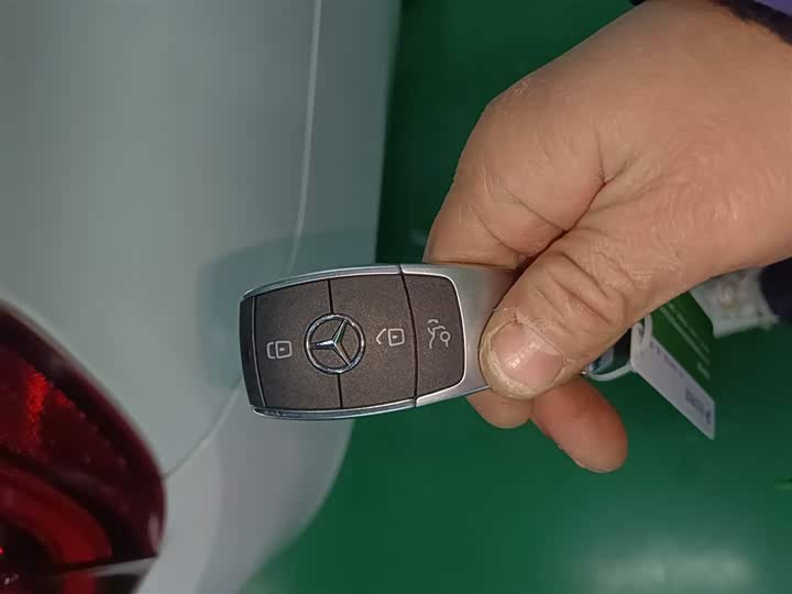 Фото 9 - Mercedes-Benz GLB-Class