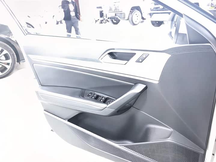 Фото 7 - Volkswagen Lavida