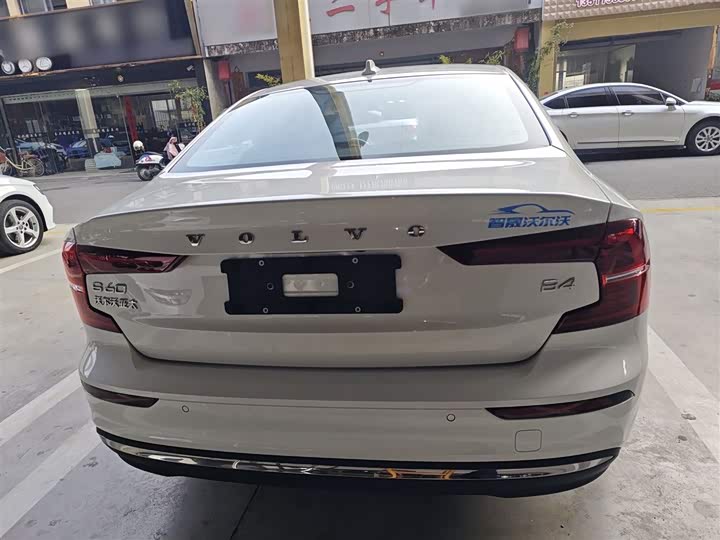 Фото 6 - Volvo S60