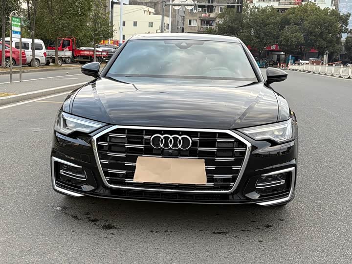 Фото 2 - Audi A6L