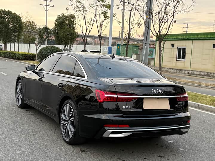 Фото 7 - Audi A6L