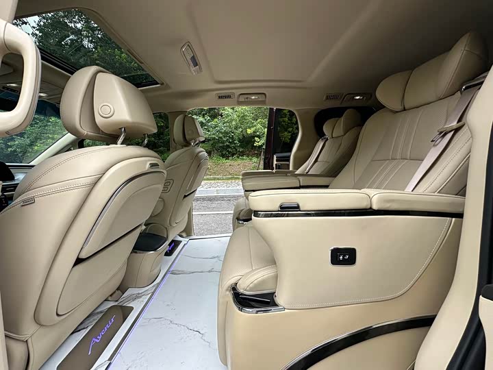 Фото 7 - Buick GL8 ES