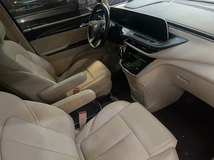 Фото 8 - Buick GL8 ES