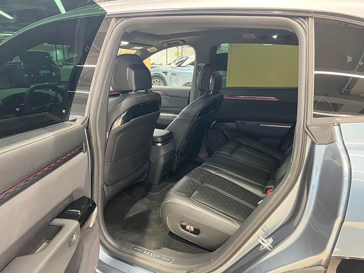 Фото 9 - Zeekr 7X