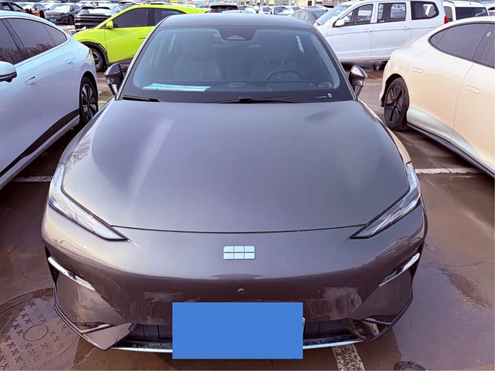 Фото 2 - Geely Galaxy E8