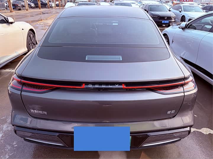 Фото 5 - Geely Galaxy E8