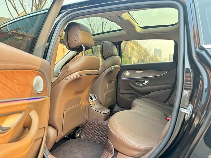 Фото 5 - Mercedes-Benz E-Class Hybrid