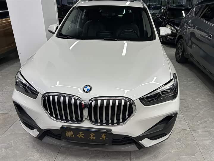 Фото 2 - BMW X1