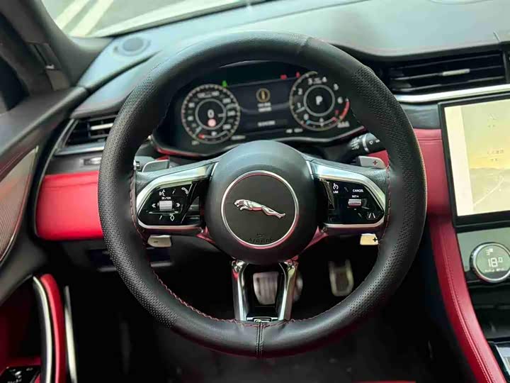 Фото 6 - Jaguar XF L