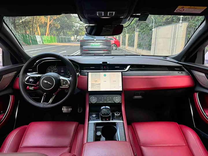 Фото 7 - Jaguar XF L