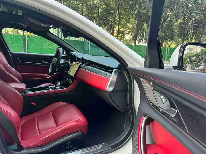 Фото 8 - Jaguar XF L