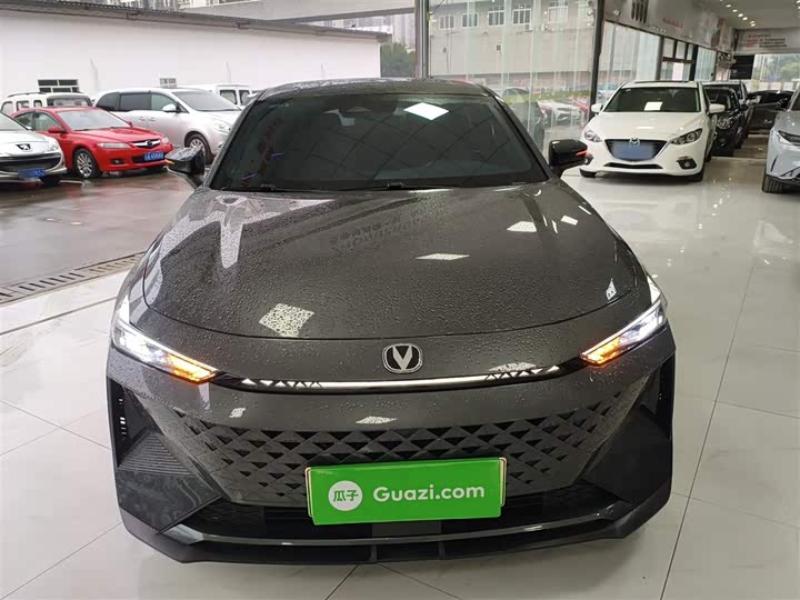 Фото 3 - Changan UNI-V Hybrid