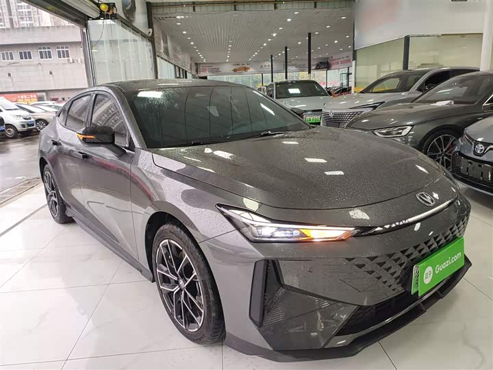 Фото 4 - Changan UNI-V Hybrid