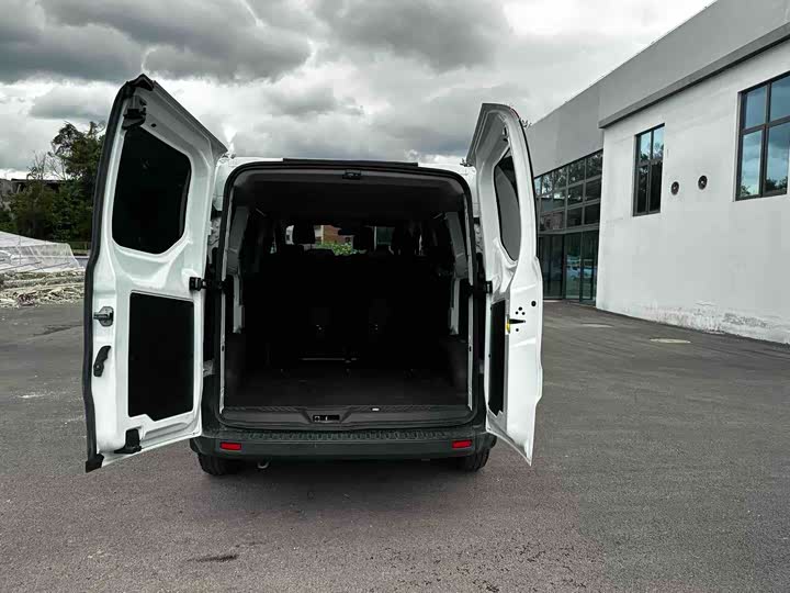 Фото 8 - Ford Transit