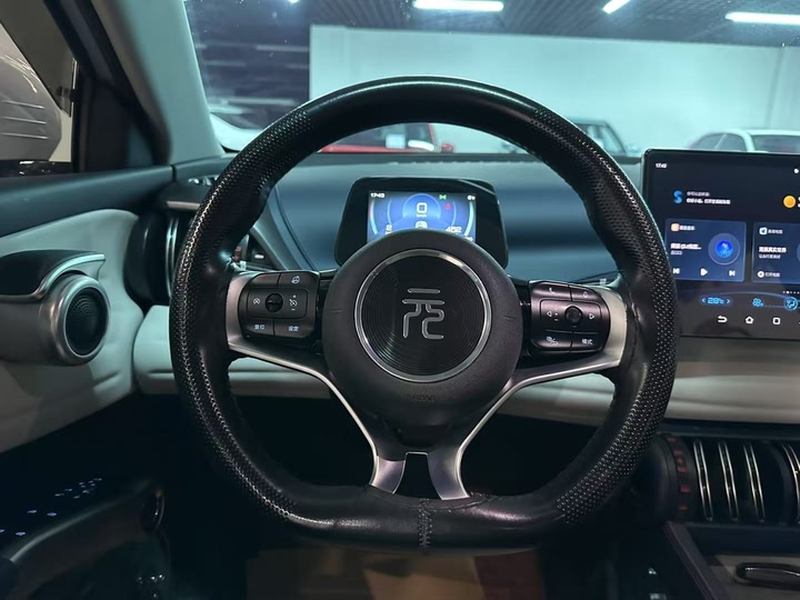 Фото 10 - BYD Yuan Plus