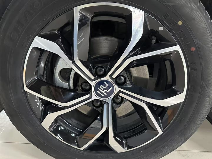 Фото 15 - BYD Yuan Plus