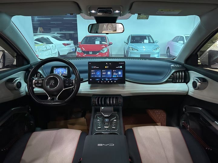 Фото 4 - BYD Yuan Plus